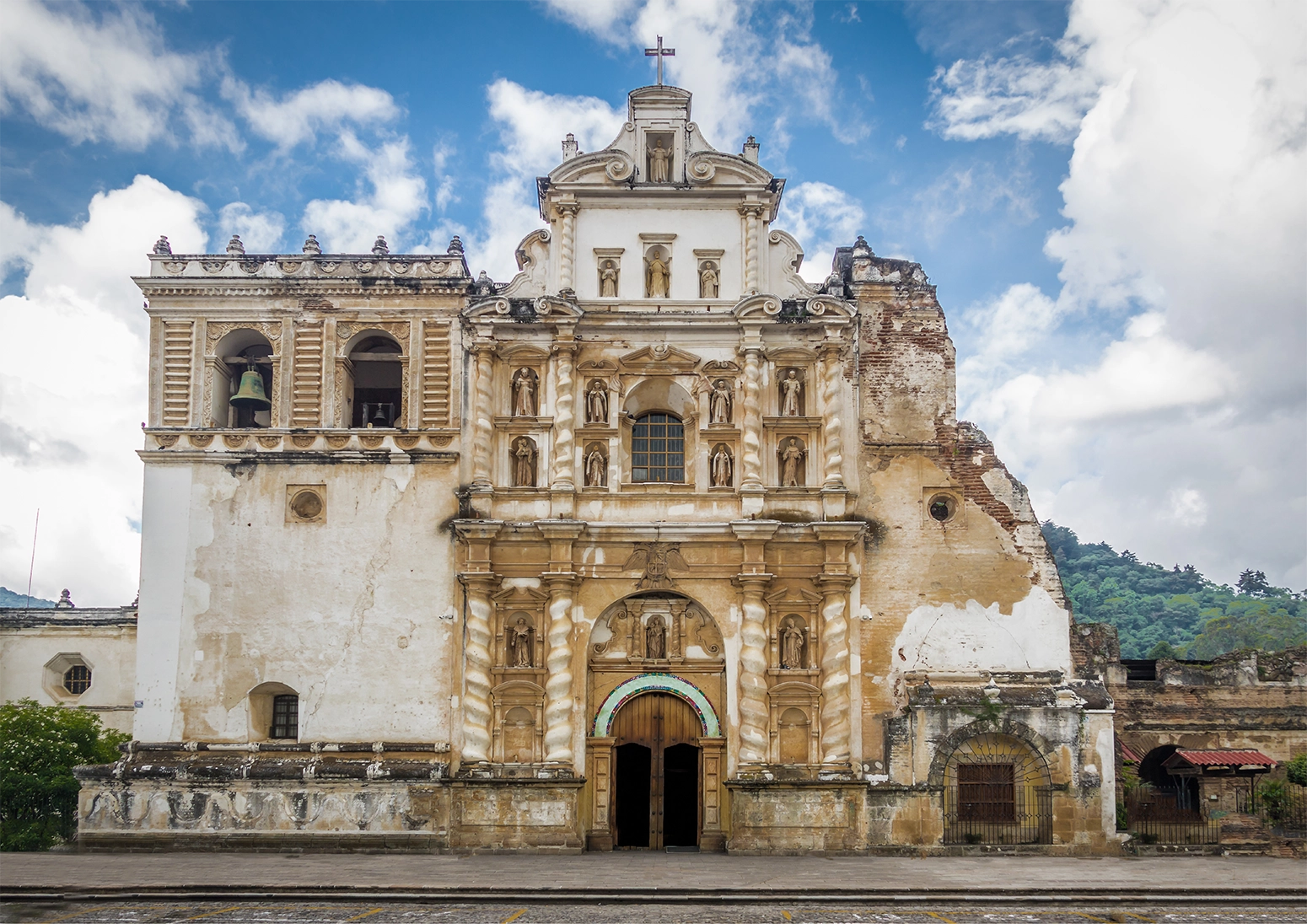 churches-tour-antigua-guatemala
